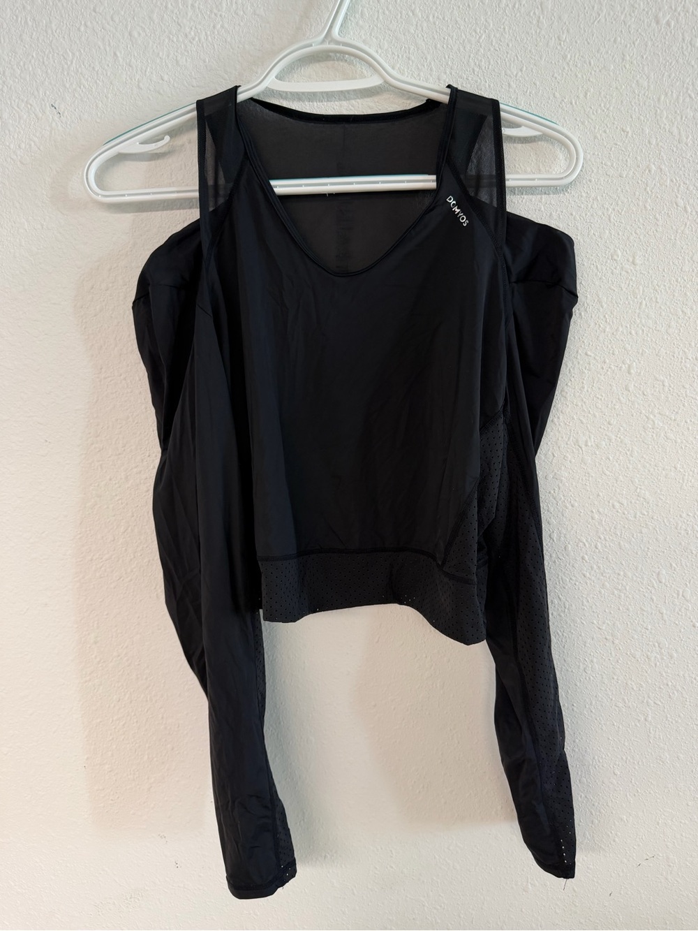 Domyos 360 Cardio Training Black Mesh-Trim Athletic Top
